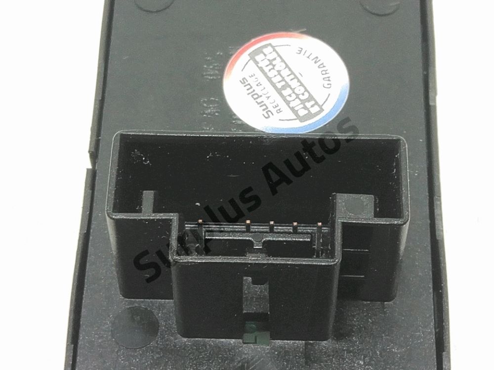 Commande lève-vitre avant gauche