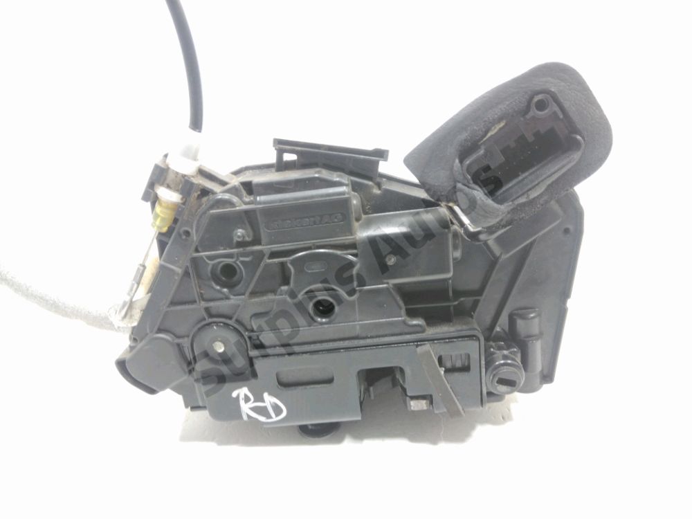 Serrure de porte arrière droite