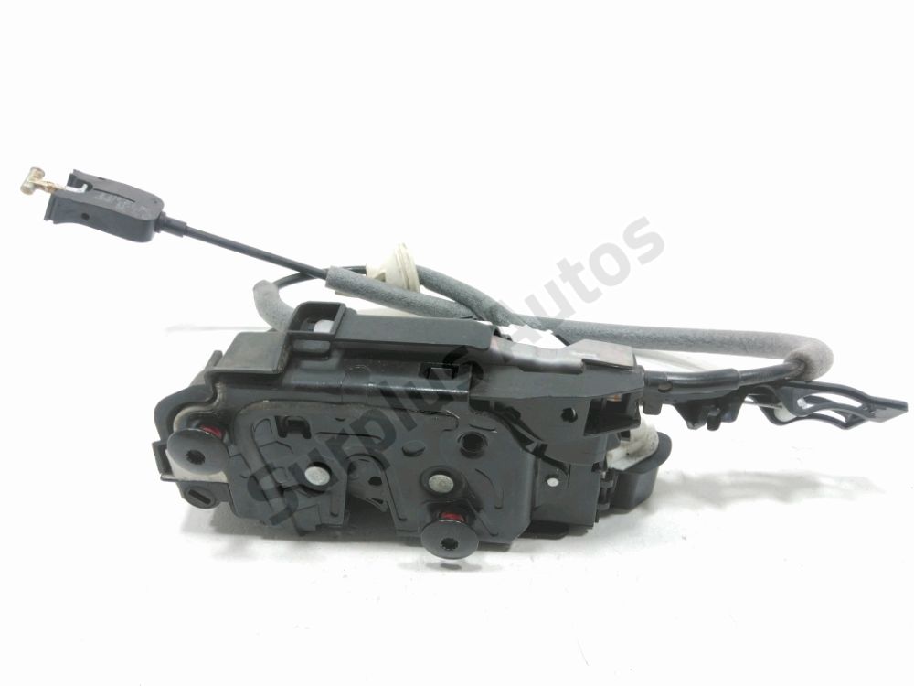 Serrure de porte avant droite