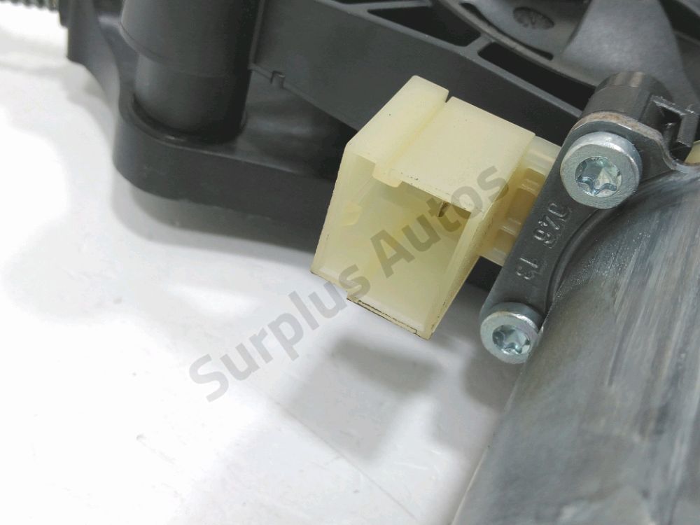 Lève-vitre électrique avant droit