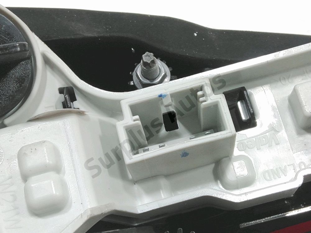 Feu arrière intérieur gauche