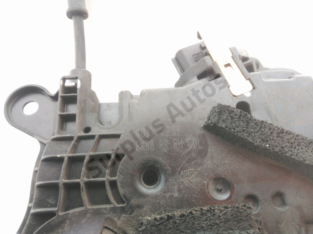 Serrure de porte arrière droite