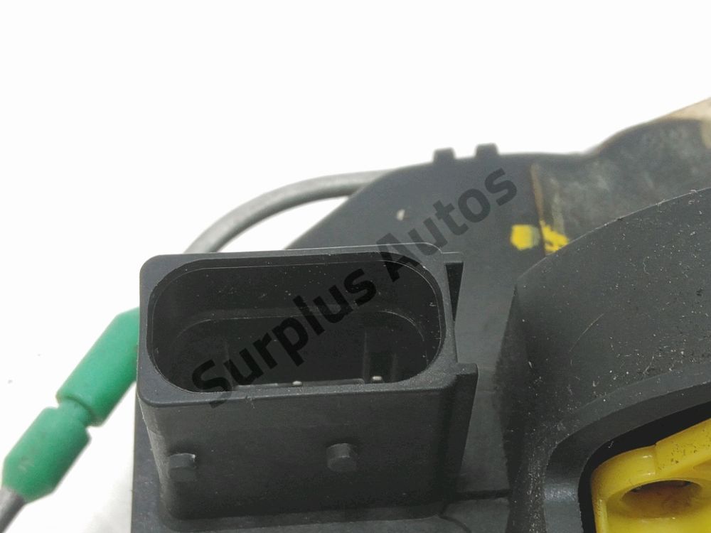 Serrure de porte avant gauche