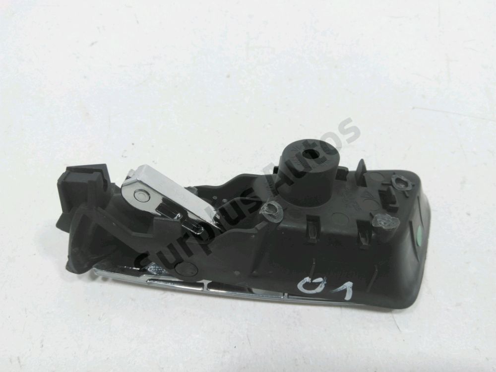 Poignée intérieure porte avant droite