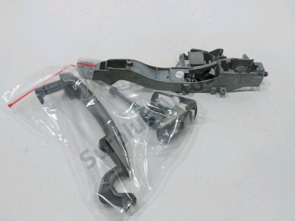 Poignée extérieure avant gauche