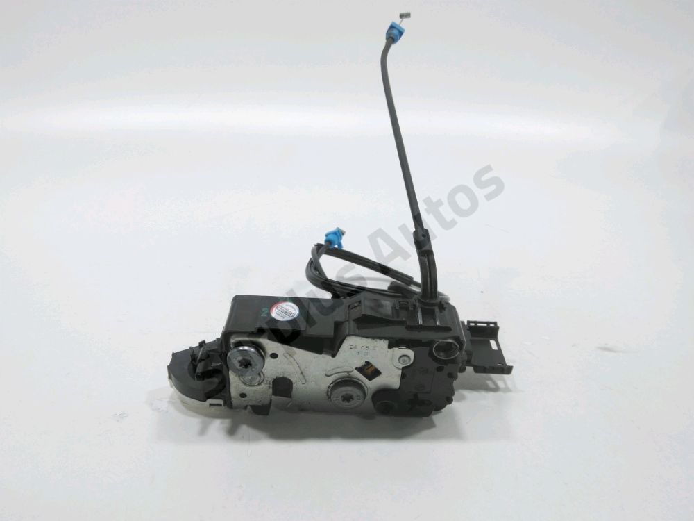 Serrure de porte avant droite