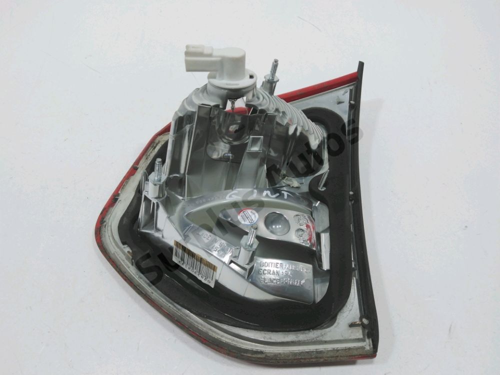 Feu arrière intérieur gauche