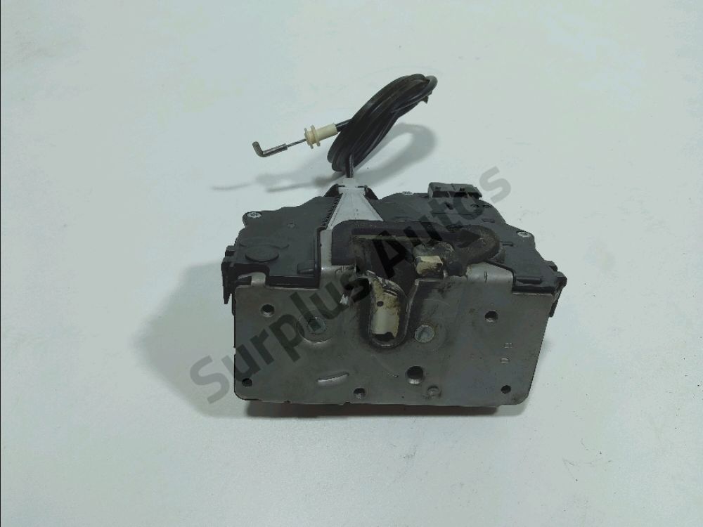 Serrure de porte avant droite