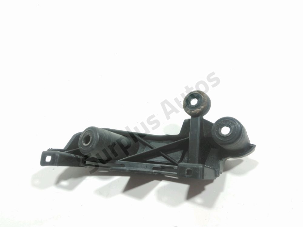 Support droit de pare-choc arrière