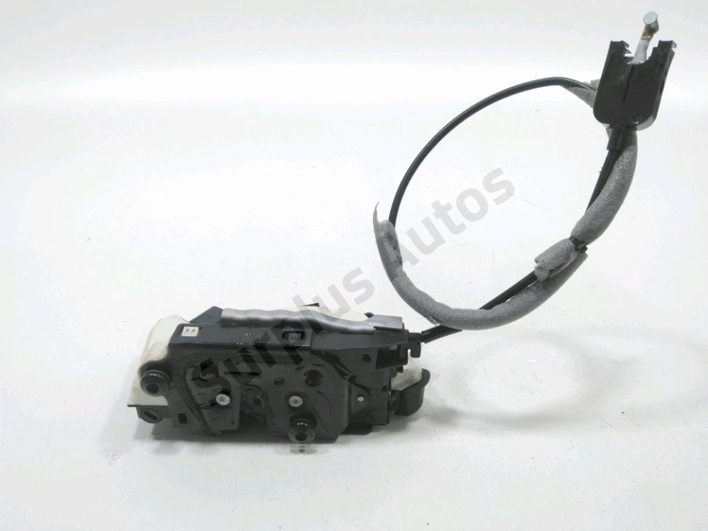 Serrure de porte avant droite