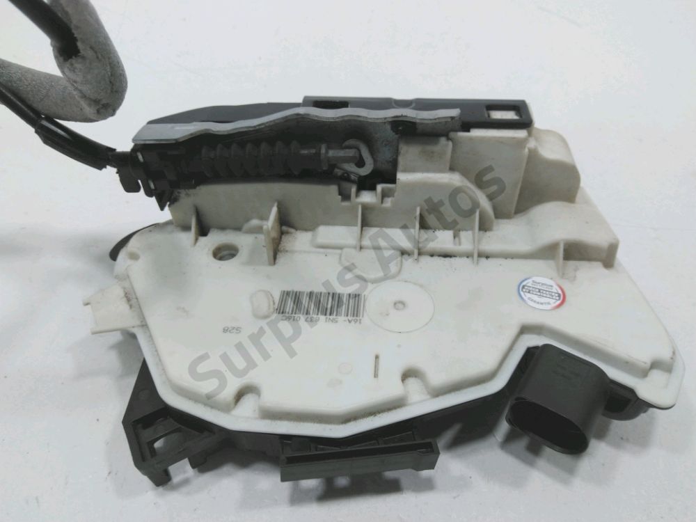 Serrure de porte avant droite