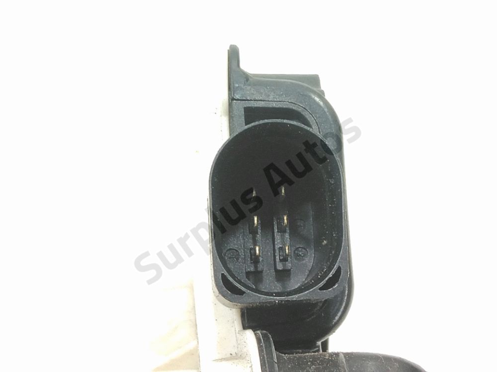 Serrure de porte avant droite