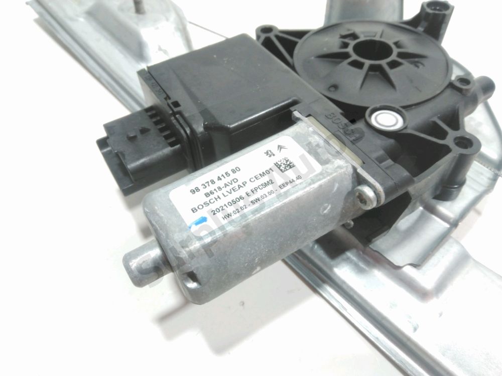 Lève-vitre électrique avant droit