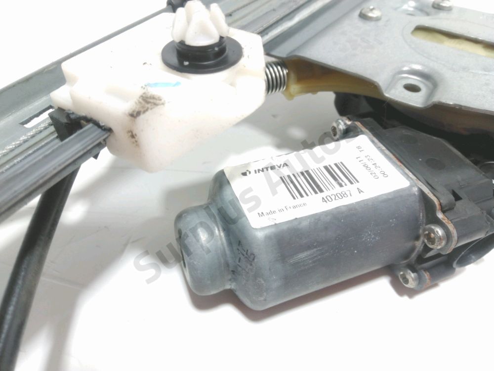 Lève-vitre électrique avant gauche