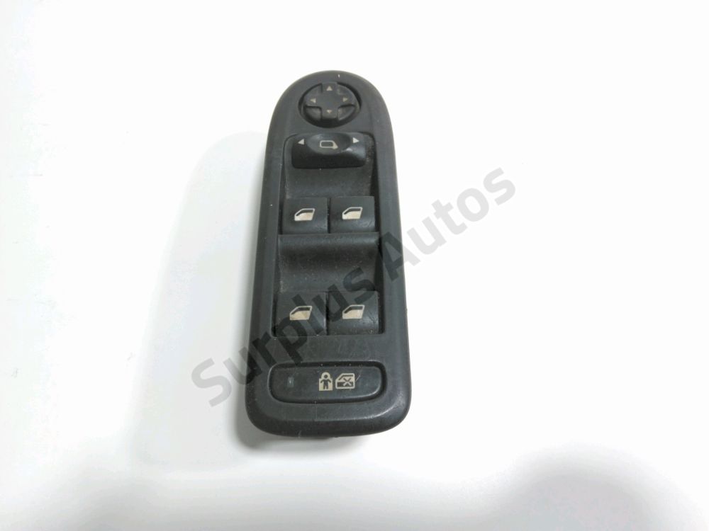 Commande lève-vitre avant gauche