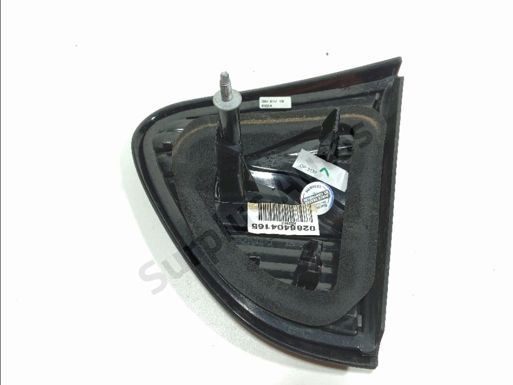 Feu arrière intérieur gauche