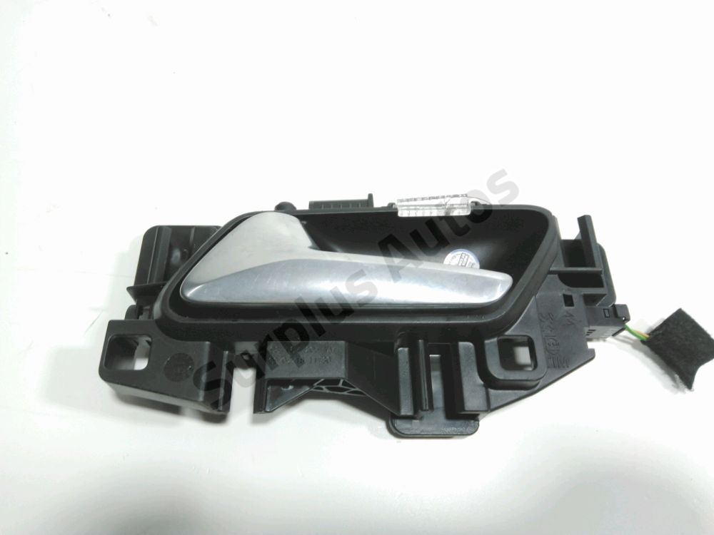 Poignee interieure porte avant gauche