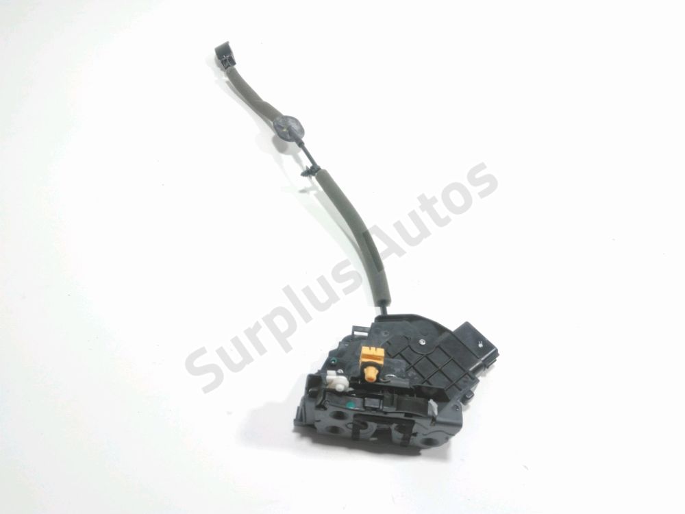 Serrure de porte avant droite