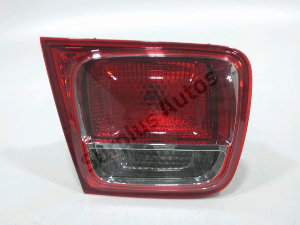 Feu arrière intérieur gauche