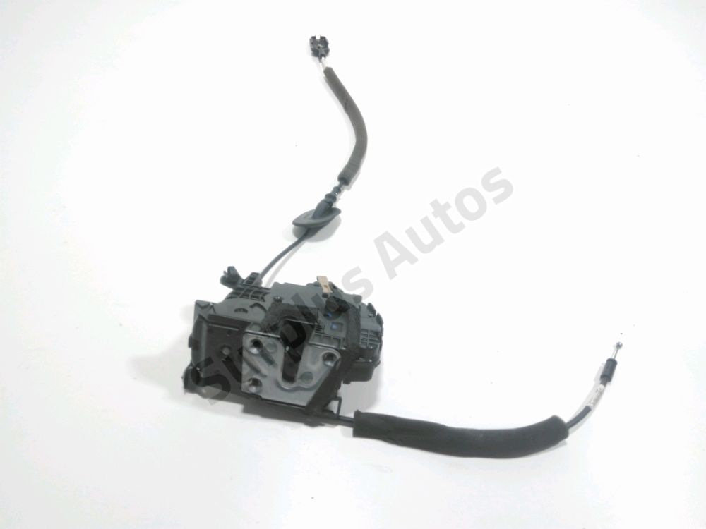 Serrure de porte avant droite