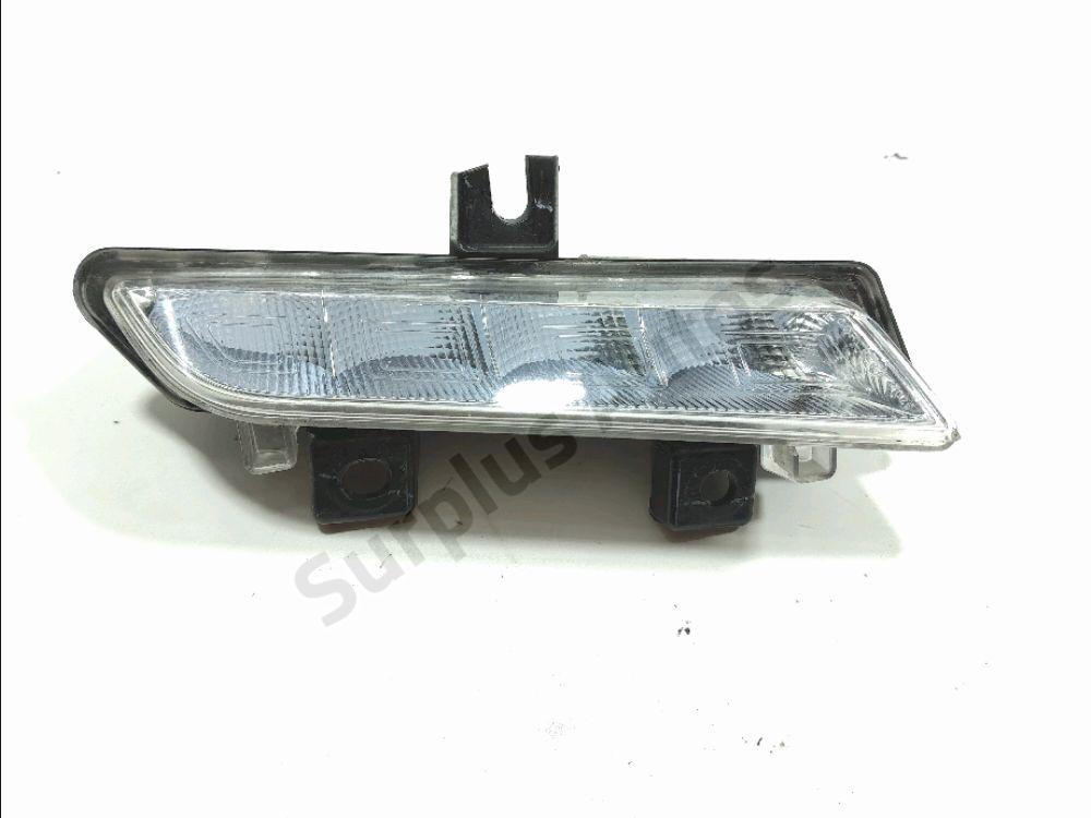 Feu diurne avant gauche