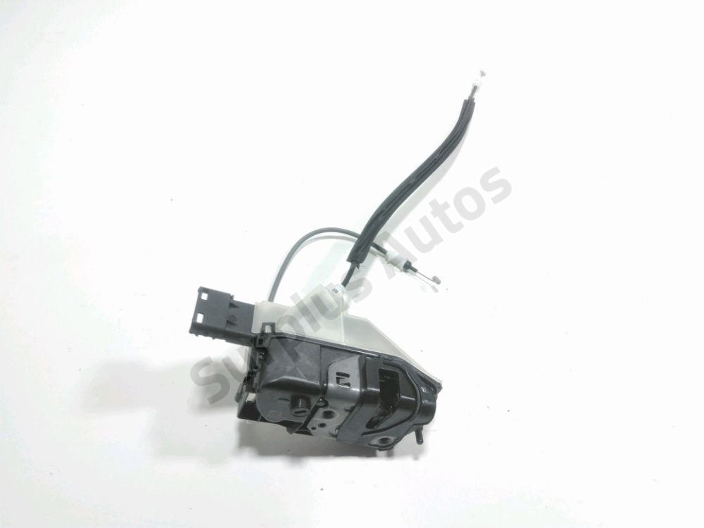 Serrure de porte avant droite