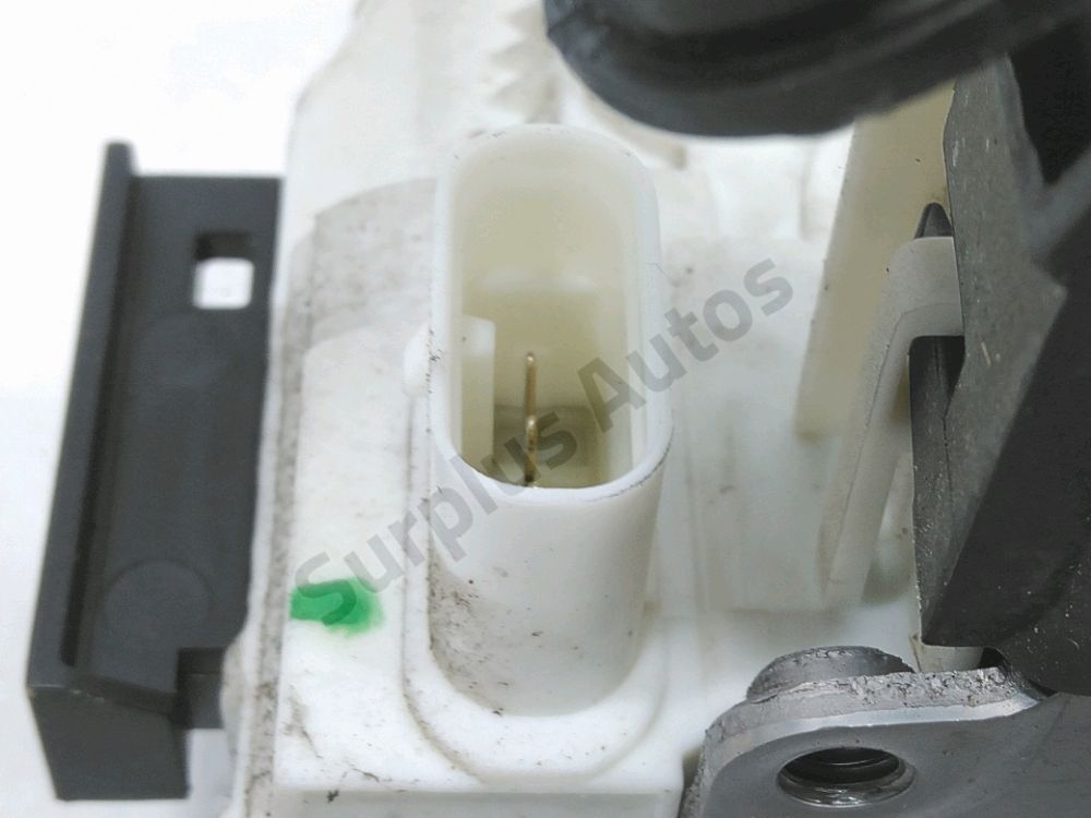 Serrure de porte avant gauche