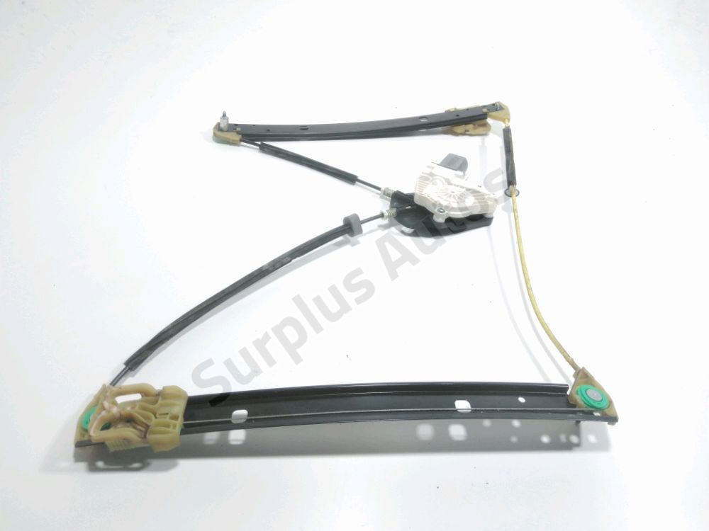 Lève-vitre électrique avant droit