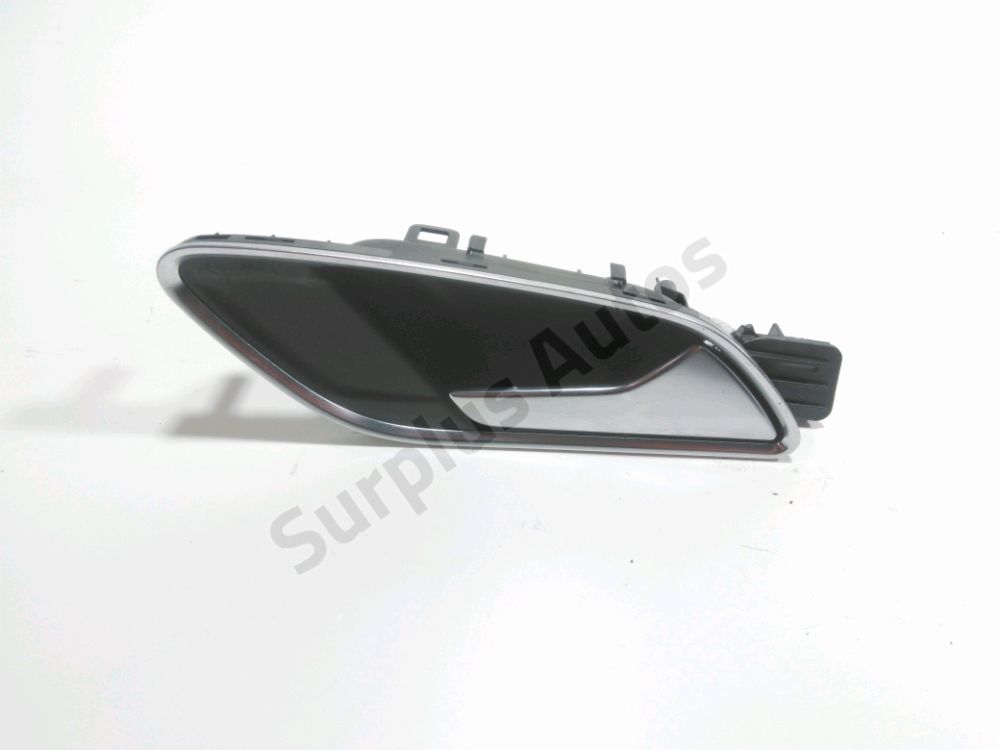 Poignée intérieure porte avant droite