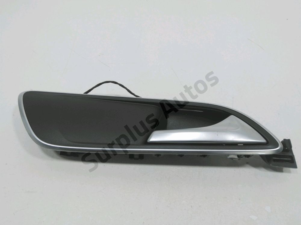 Poignee interieure porte avant droite