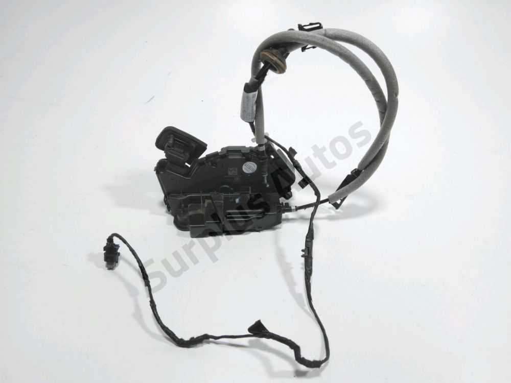 Serrure de porte avant droite