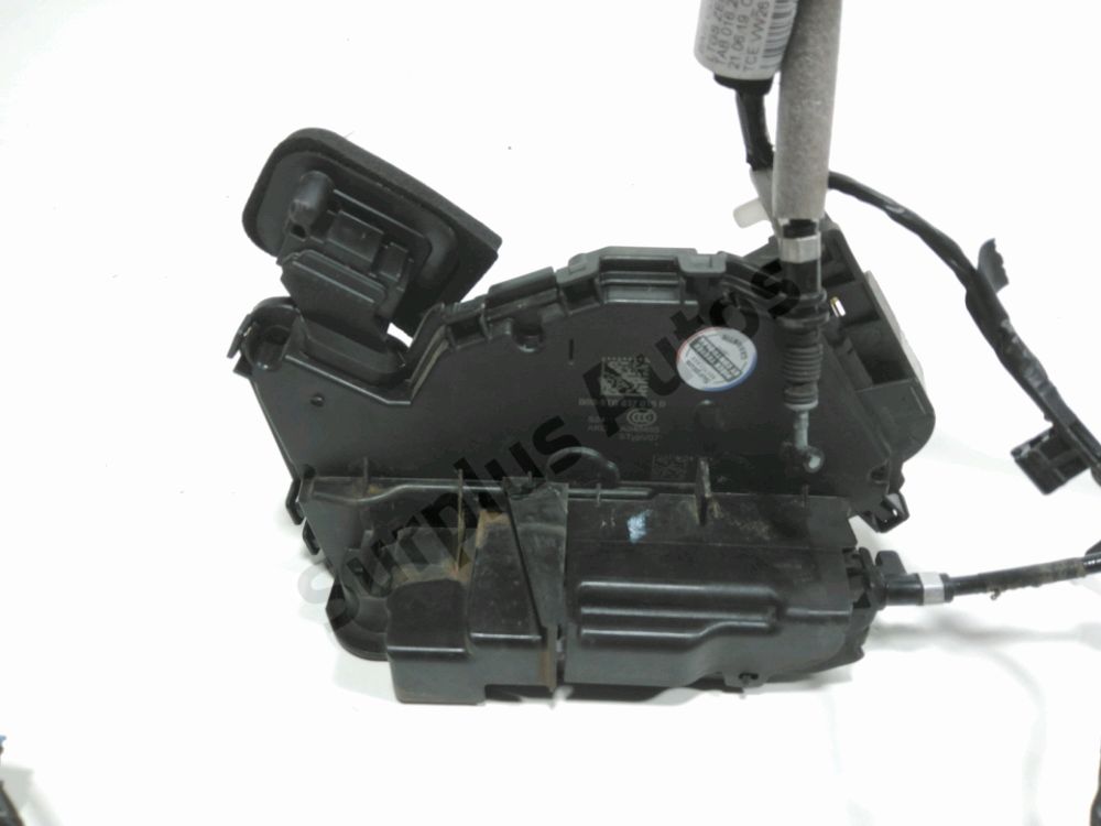 Serrure de porte avant droite