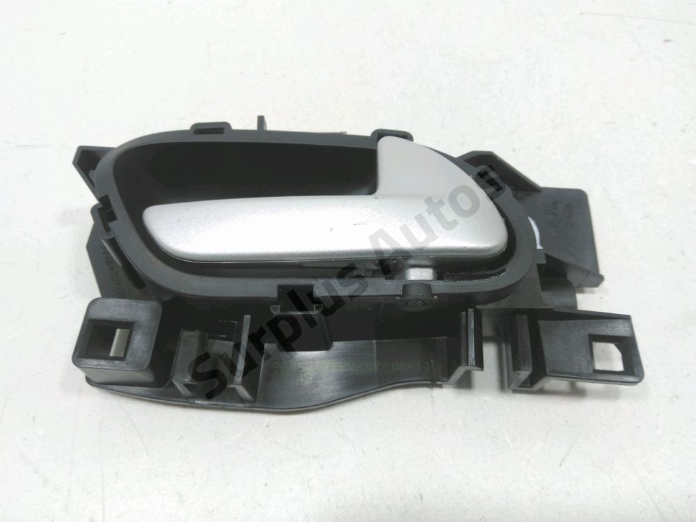 Poignée intérieure porte avant droite