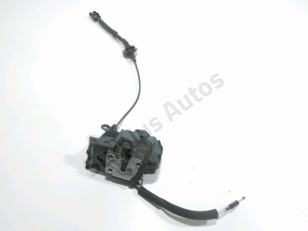 Serrure de porte avant droite