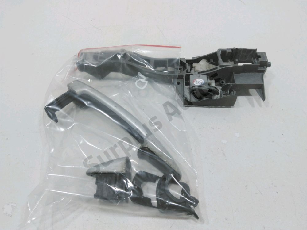 Poignée extérieure avant droite