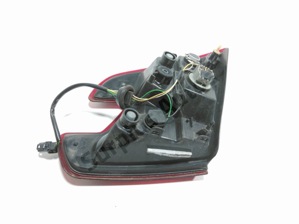 Feu arrière intérieur gauche