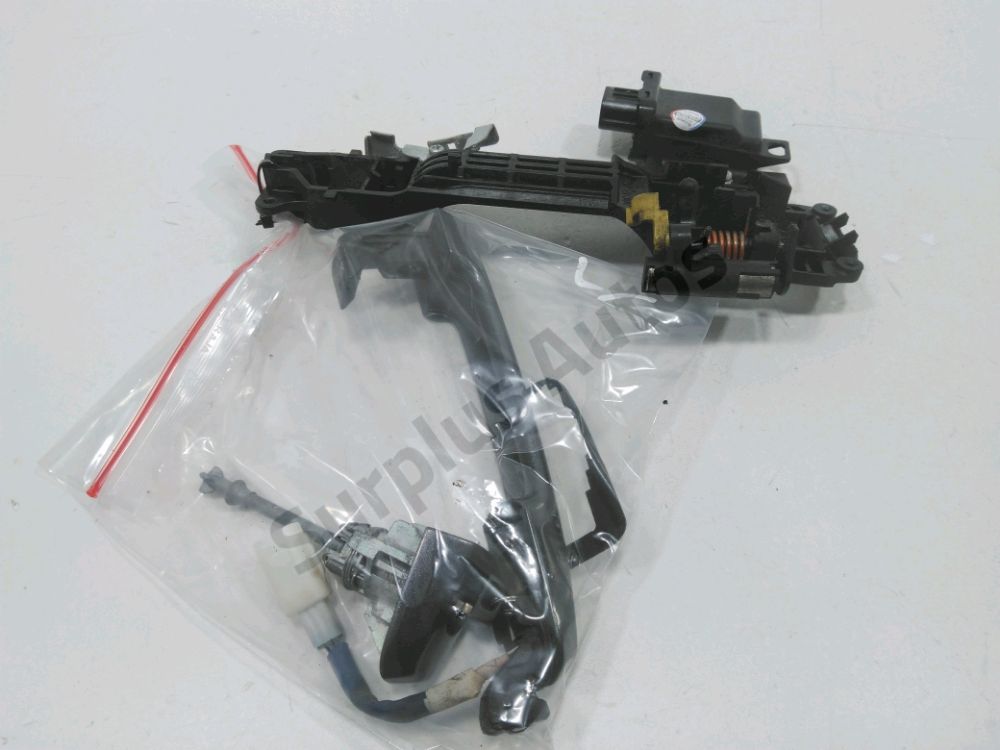 Poignée extérieure avant gauche