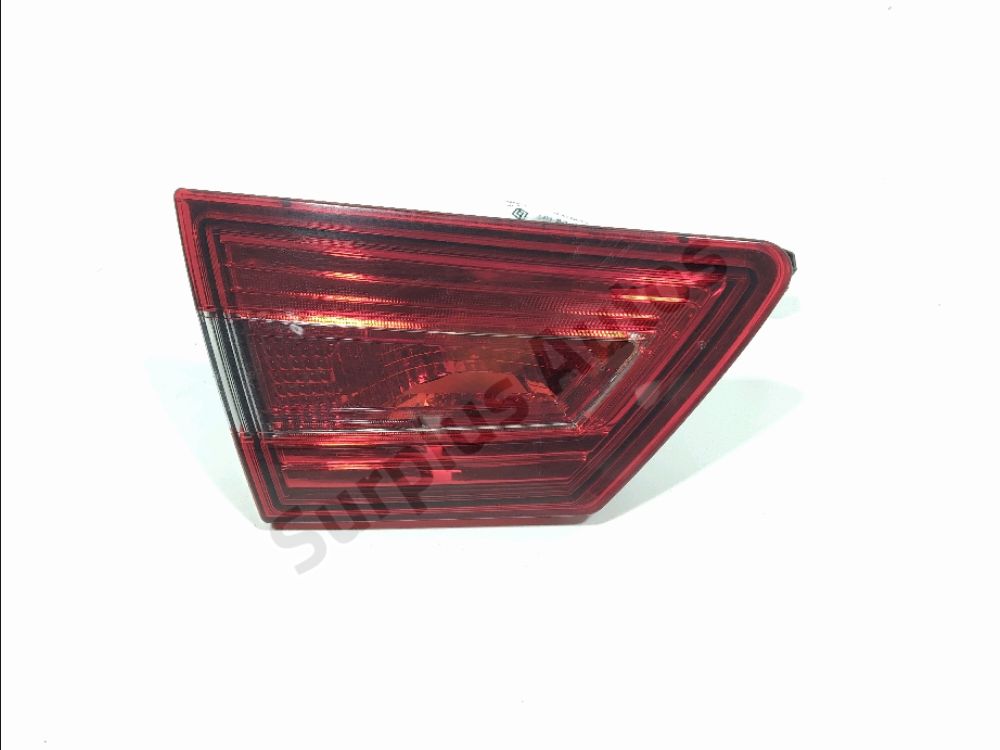 Feu arrière intérieur gauche