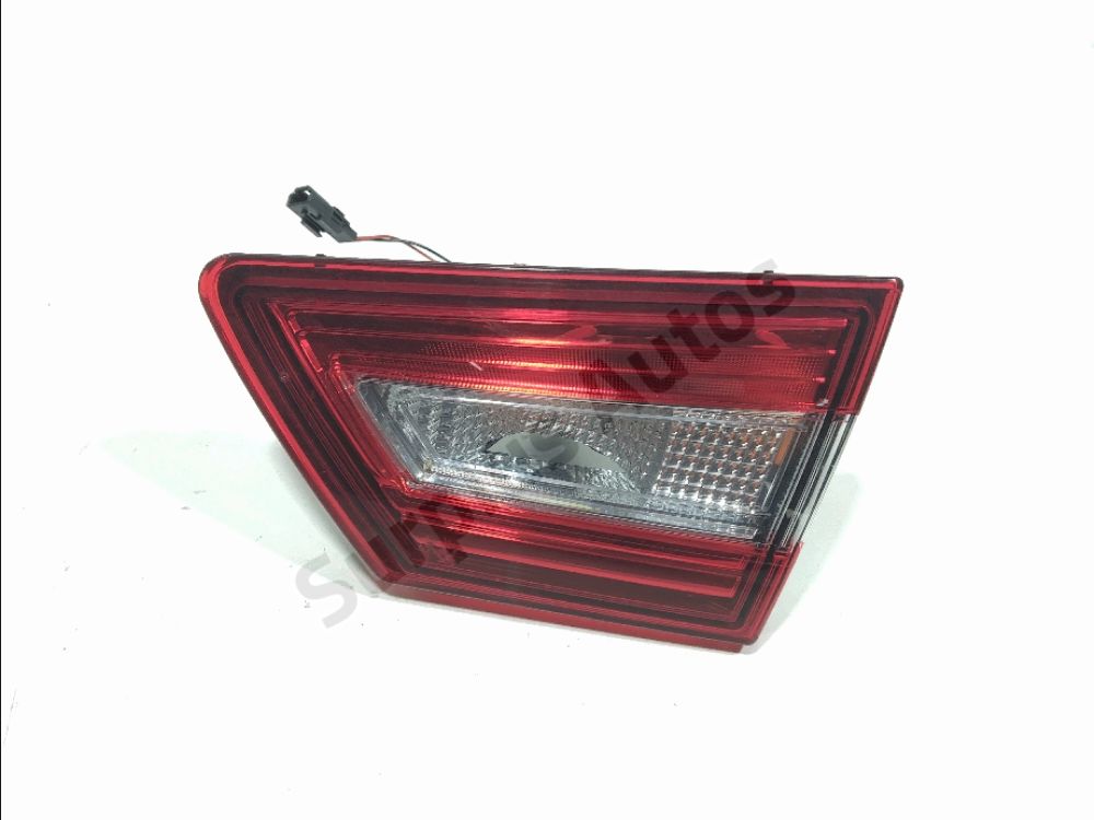 Feu arrière intérieur droit