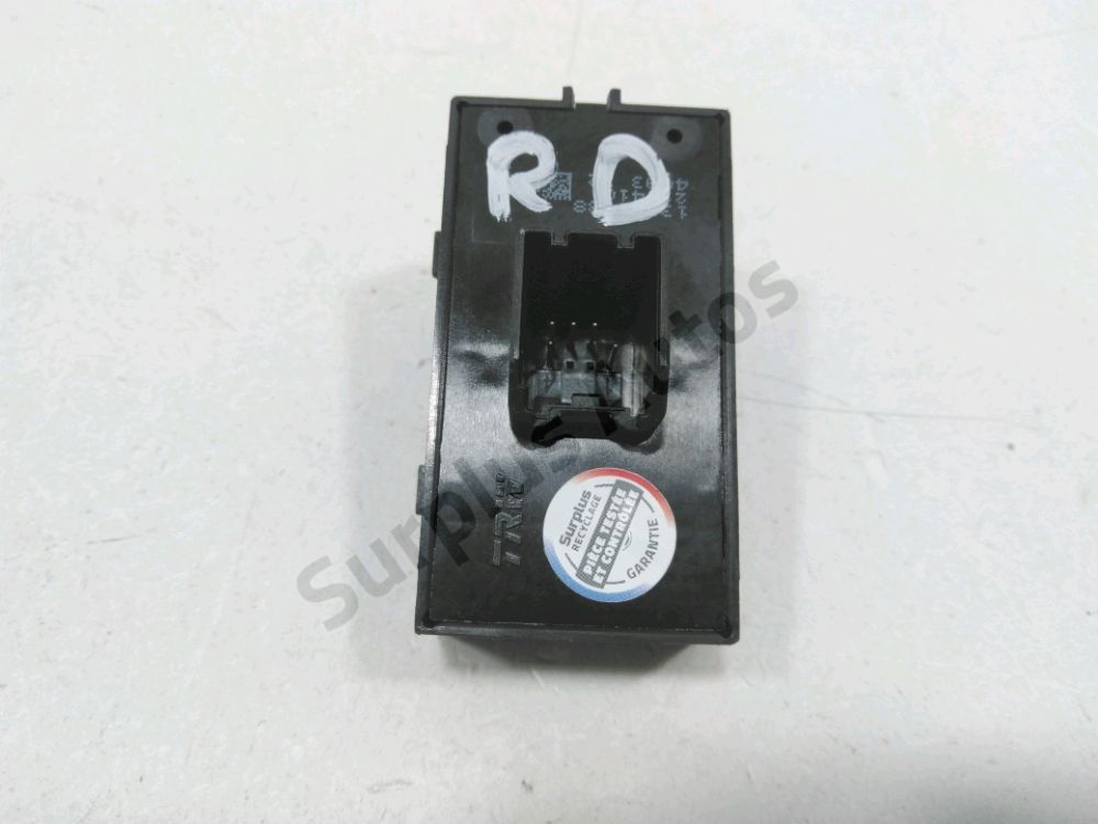 Commande lève-vitre arrière droit