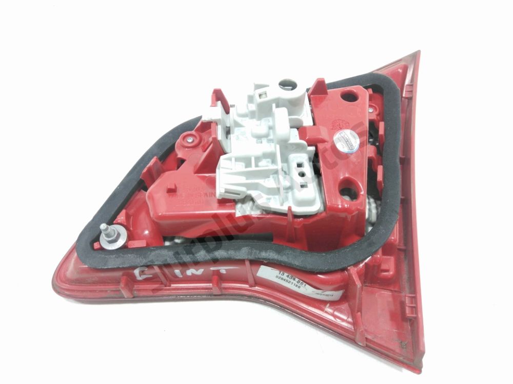 Feu arrière intérieur gauche