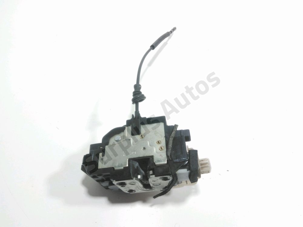 Serrure de porte avant droite