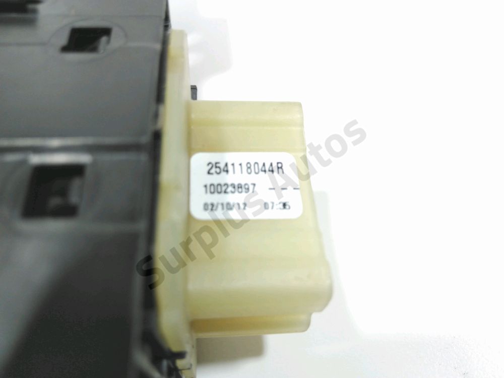 Commande lève-vitre avant gauche