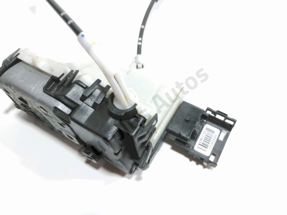 Serrure de porte avant droite