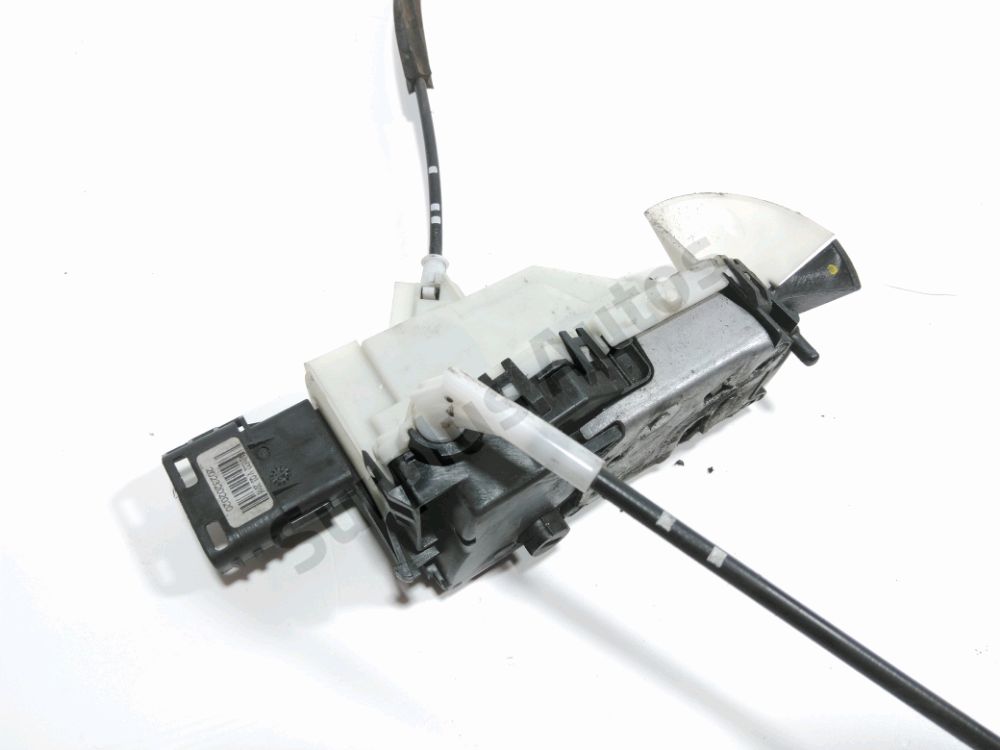 Serrure de porte avant gauche