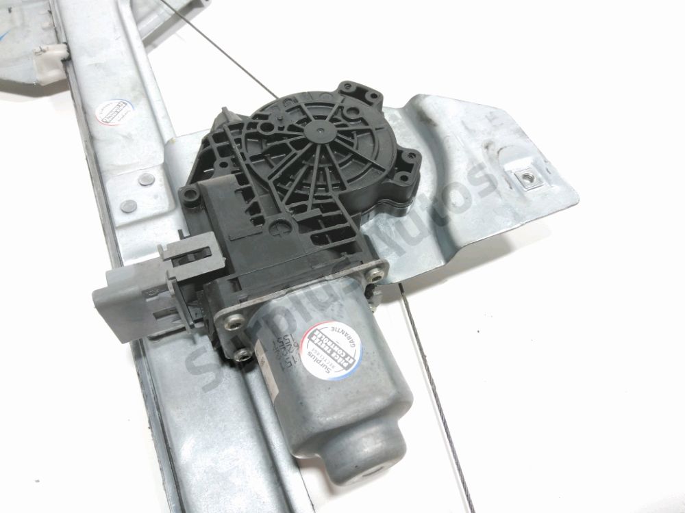 Lève-vitre électrique avant gauche