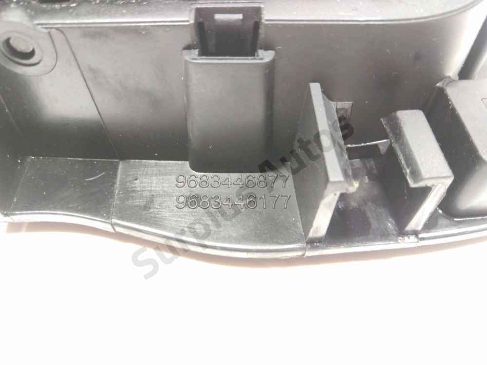 Poignée intérieure porte avant gauche