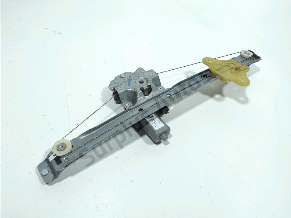 Lève-vitre électrique avant droit