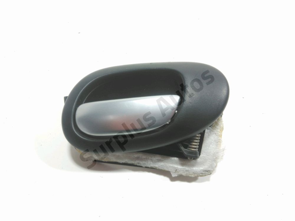 Poignee interieure porte avant droite