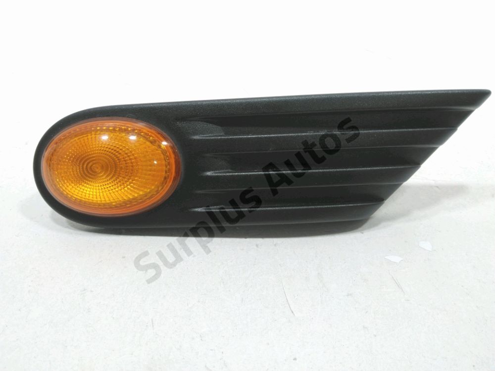 Repetiteur d'aile gauche